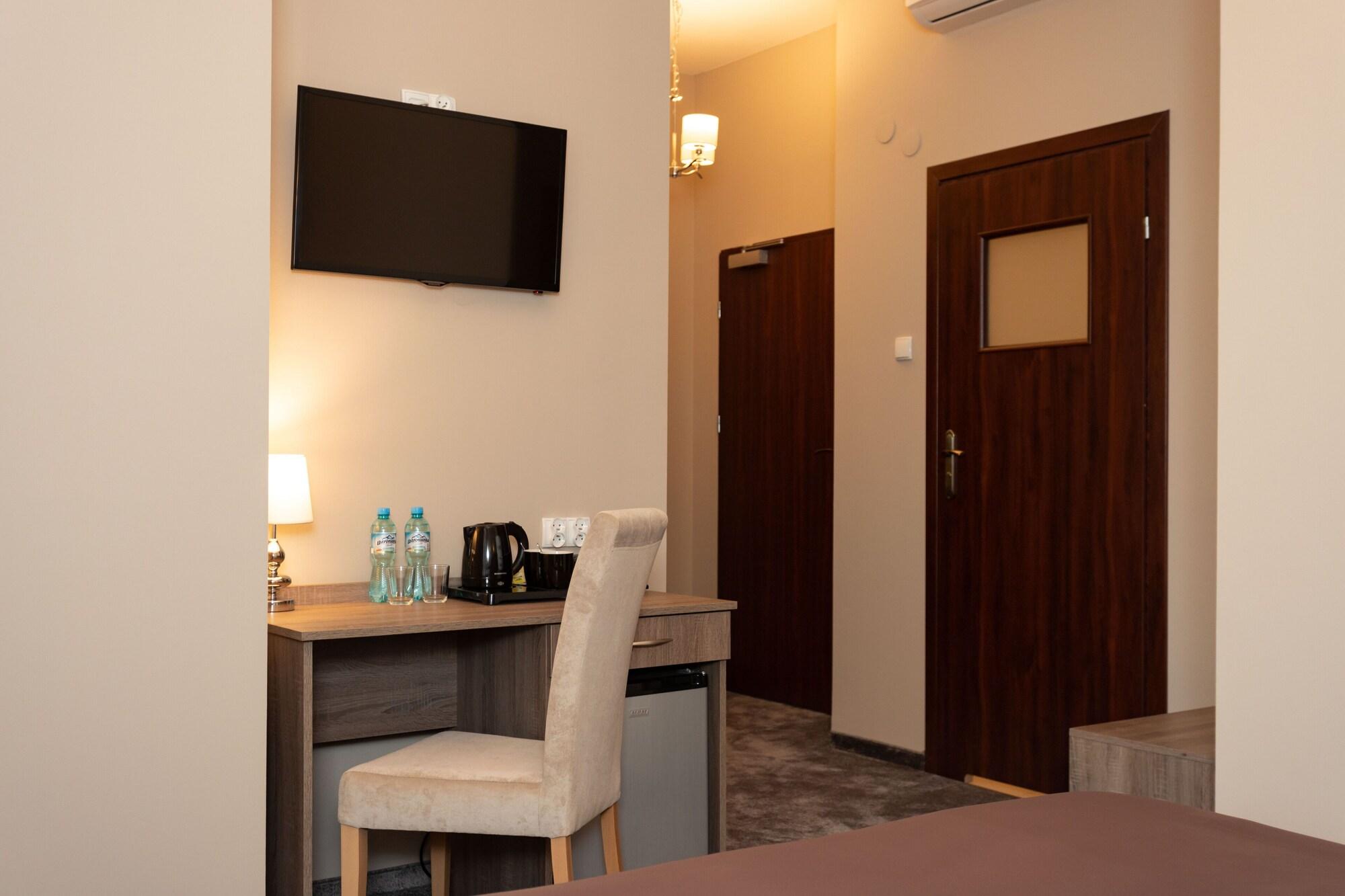 Hotel Maximum كراكوفيا المظهر الخارجي الصورة