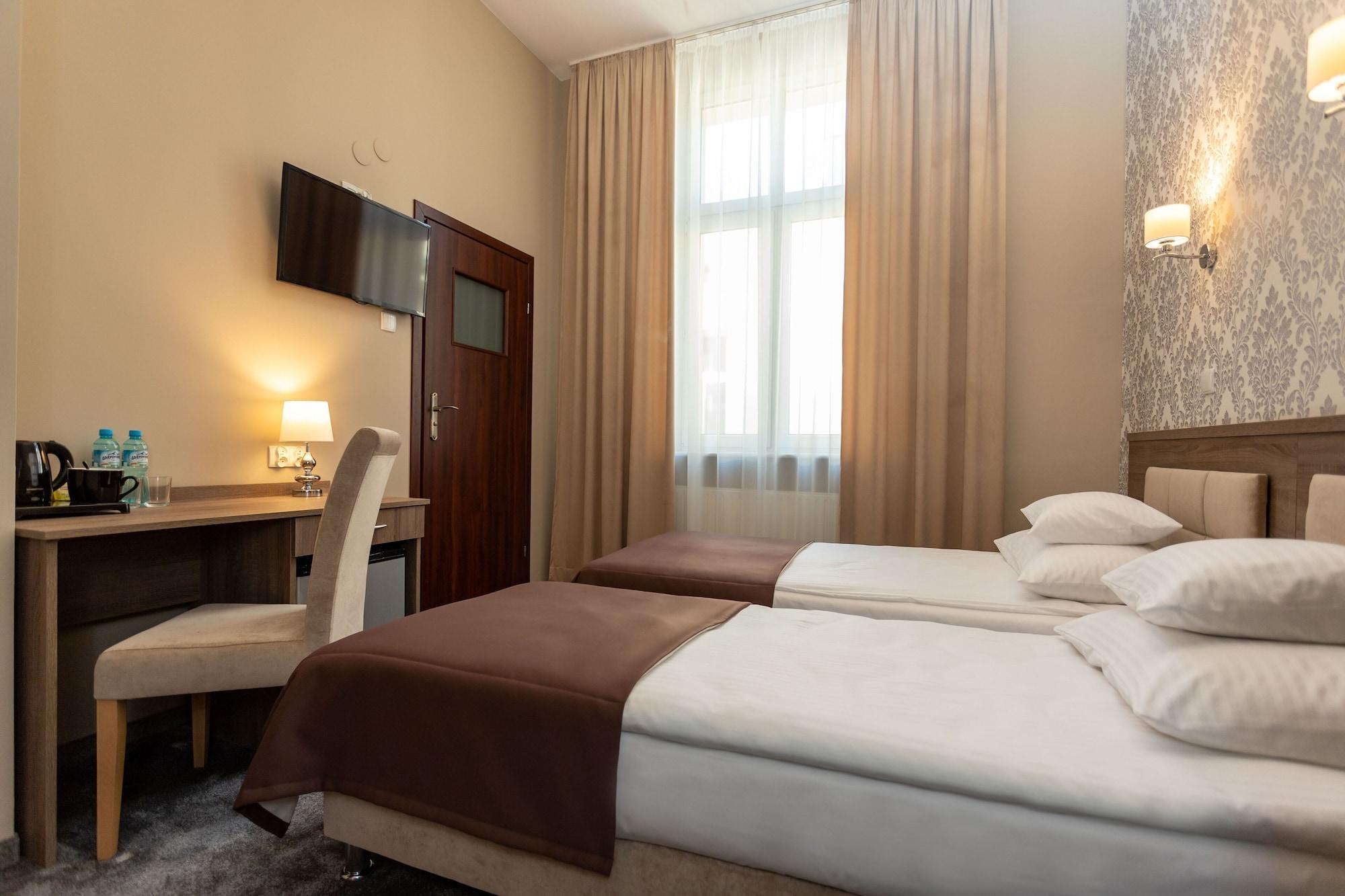 Hotel Maximum كراكوفيا المظهر الخارجي الصورة