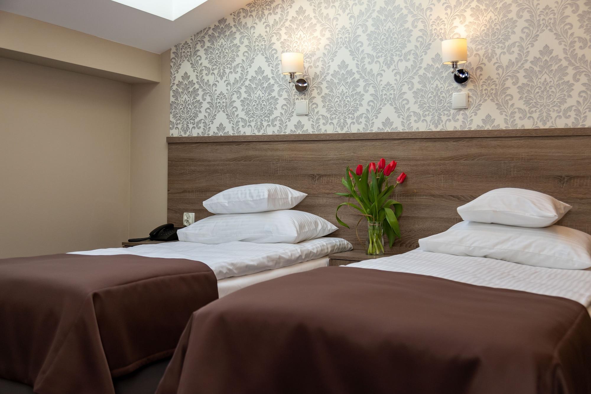 Hotel Maximum كراكوفيا المظهر الخارجي الصورة