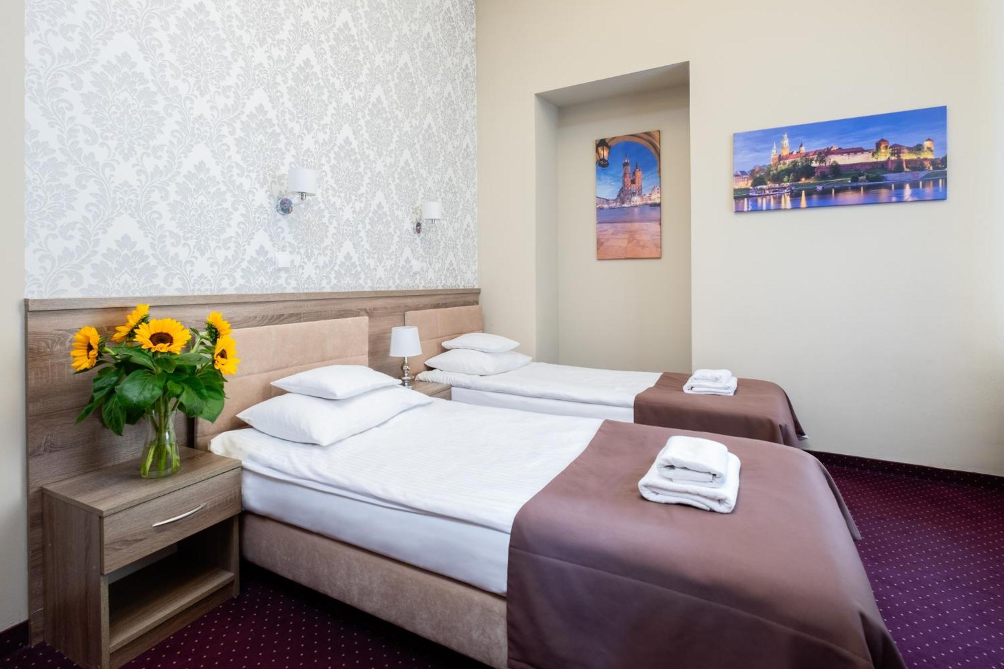 Hotel Maximum كراكوفيا المظهر الخارجي الصورة