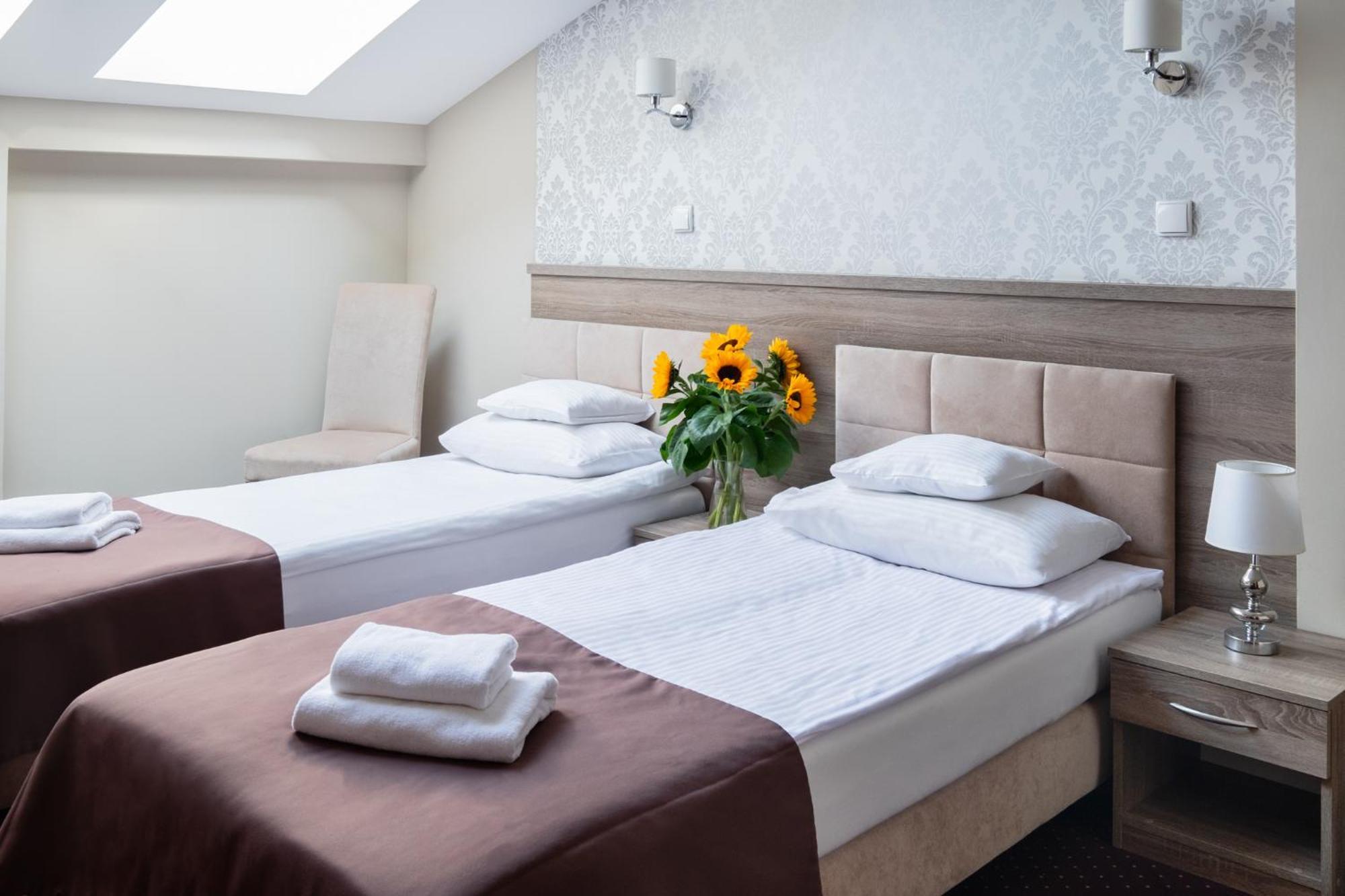 Hotel Maximum كراكوفيا المظهر الخارجي الصورة