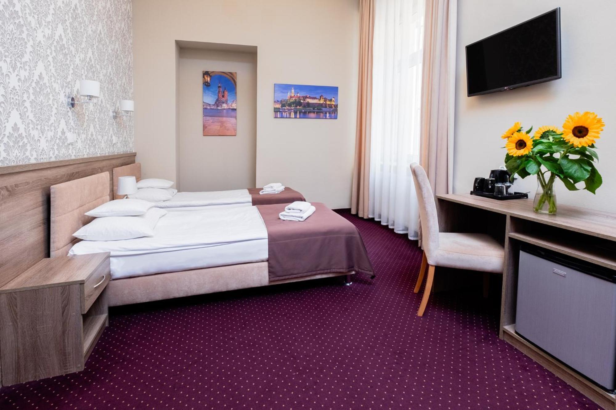 Hotel Maximum كراكوفيا المظهر الخارجي الصورة