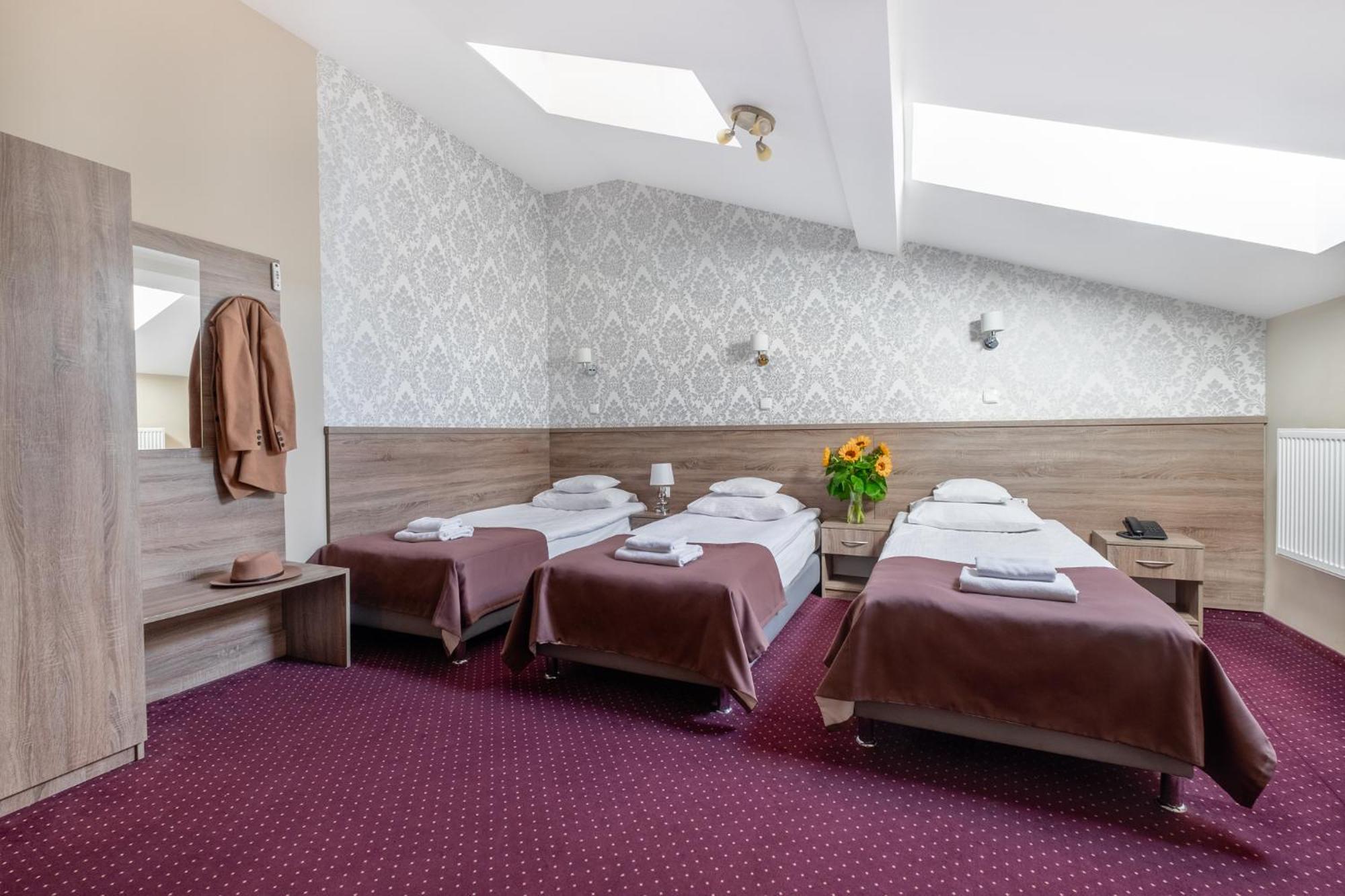 Hotel Maximum كراكوفيا المظهر الخارجي الصورة