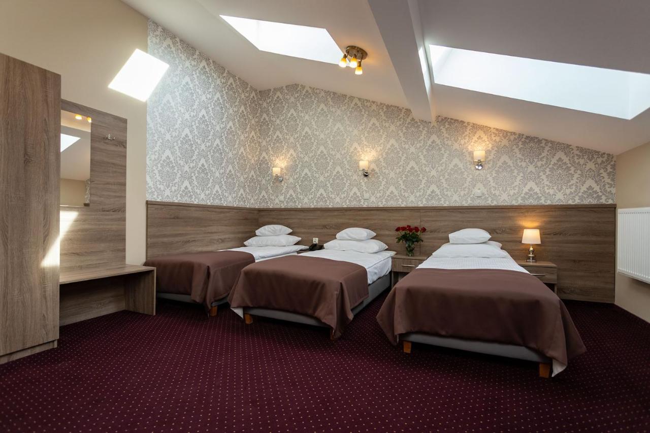 Hotel Maximum كراكوفيا المظهر الخارجي الصورة