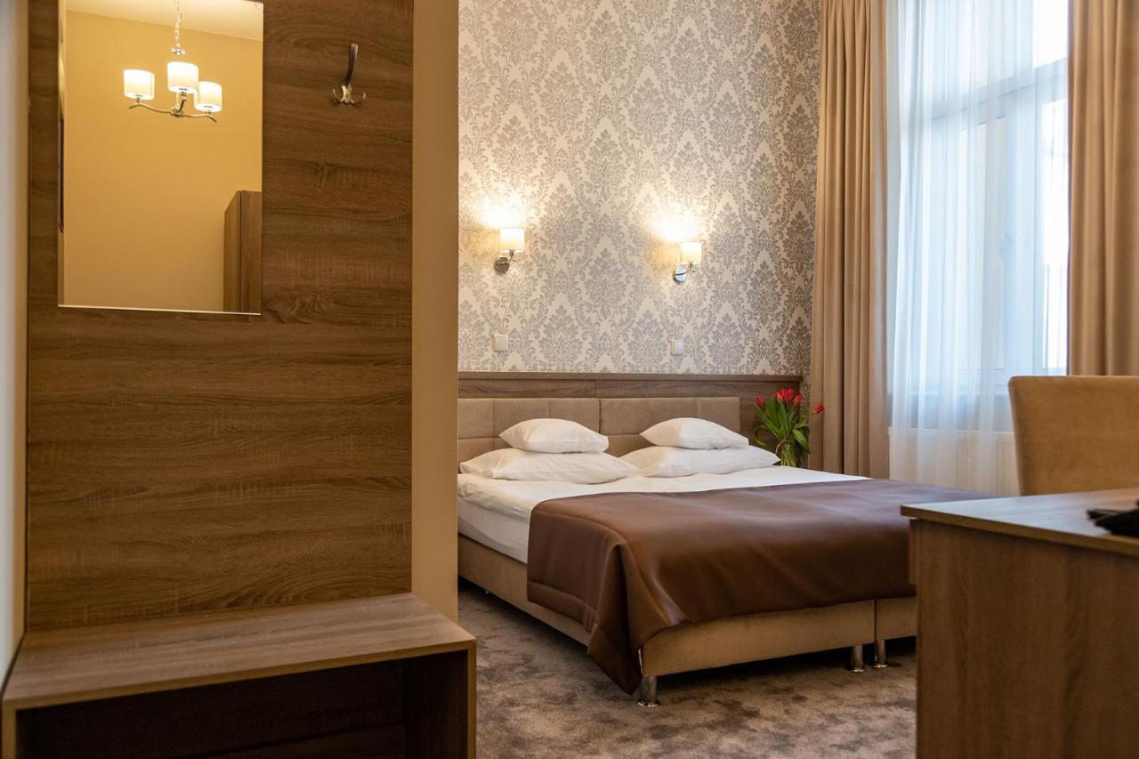 Hotel Maximum كراكوفيا المظهر الخارجي الصورة